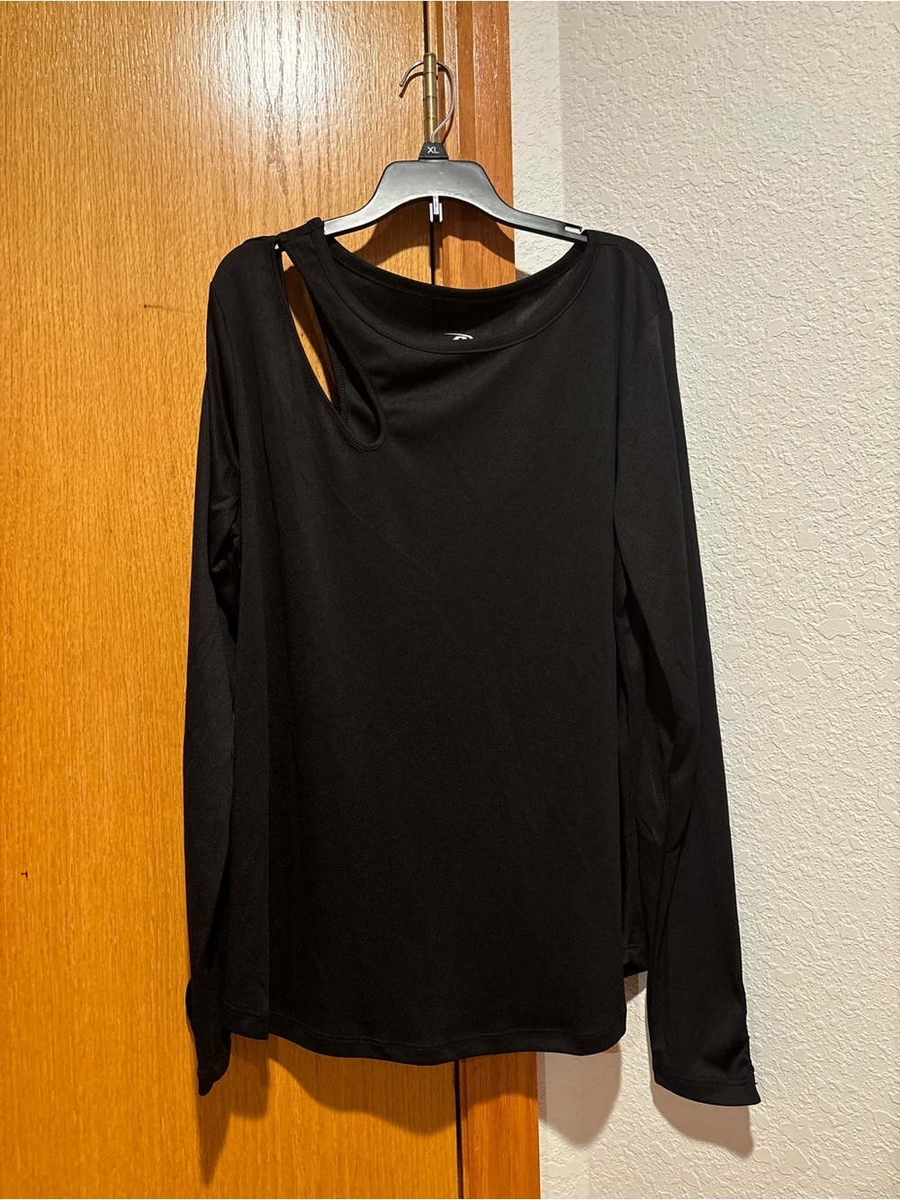 Black Long Sleeve Athletic Workout Shirt